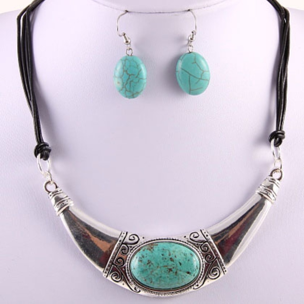 Turquoise Crescent Moon Pendant Set
